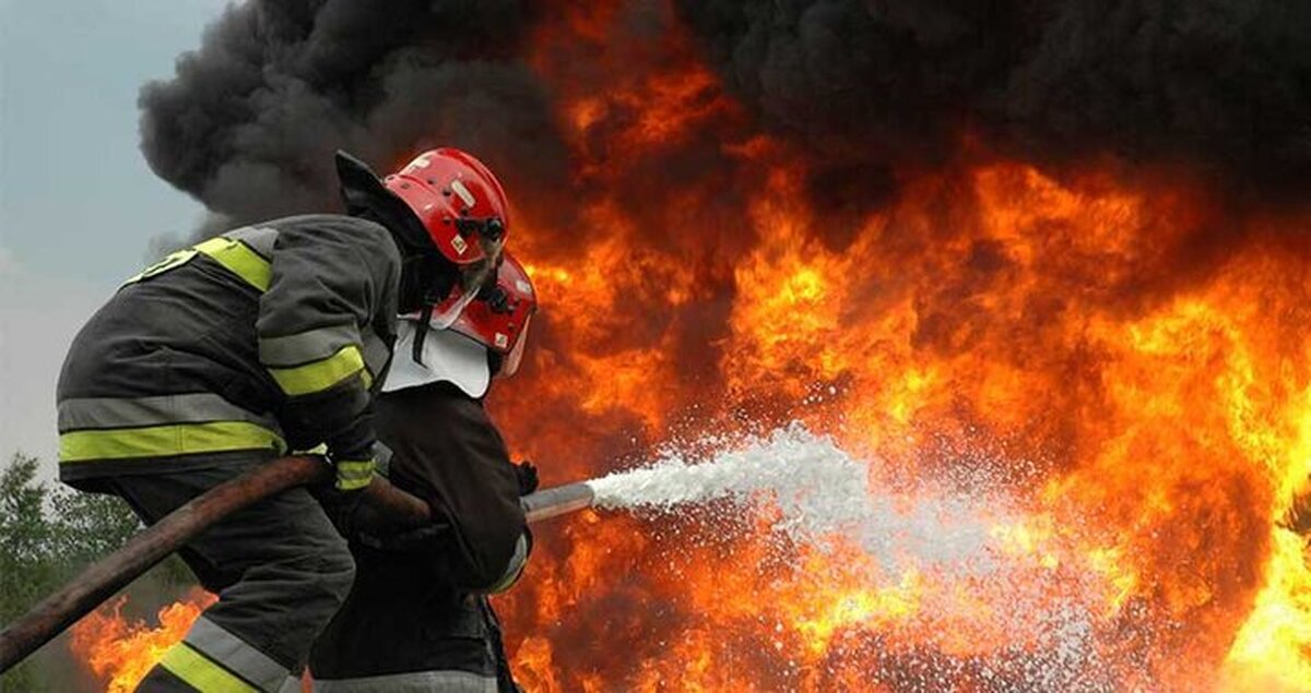 سخنگوی سازمان آتش نشانی و خدمات ایمنی شهرداری کرج از اطفا و مهار حریق یک واحد تولیدی در مهرشهر خبر داد و گفت: این حادثه مصدومی در بر نداشت.